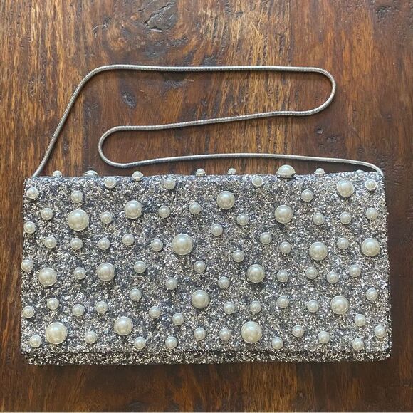 Sondra Roberts Pearl Silver Glitter w/Raised pearl Accents Clutch/Shoulder Bag - Picture 5 of 11